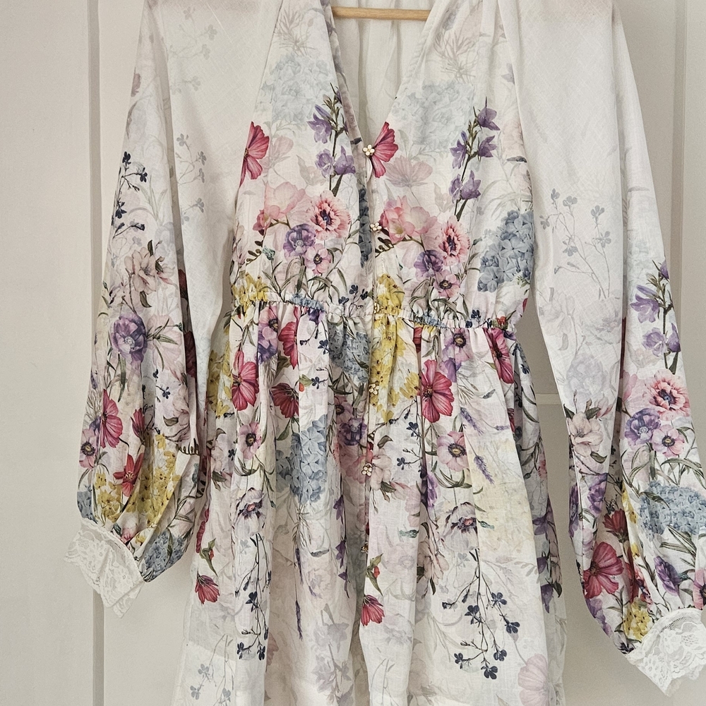 Anthropologie Love The Label Mini White Floral V-Neck Long Sleeve Dress
